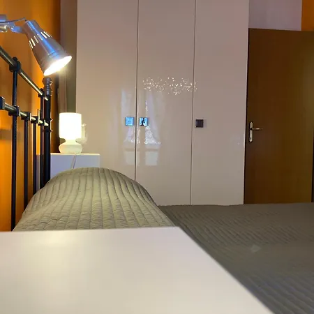 Laura Comodi Al Centro E شقة